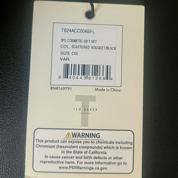 TED BAKER LONDON 3 Piece Scattered Bouquet Cosmetic Bags - Picture 5 of 5